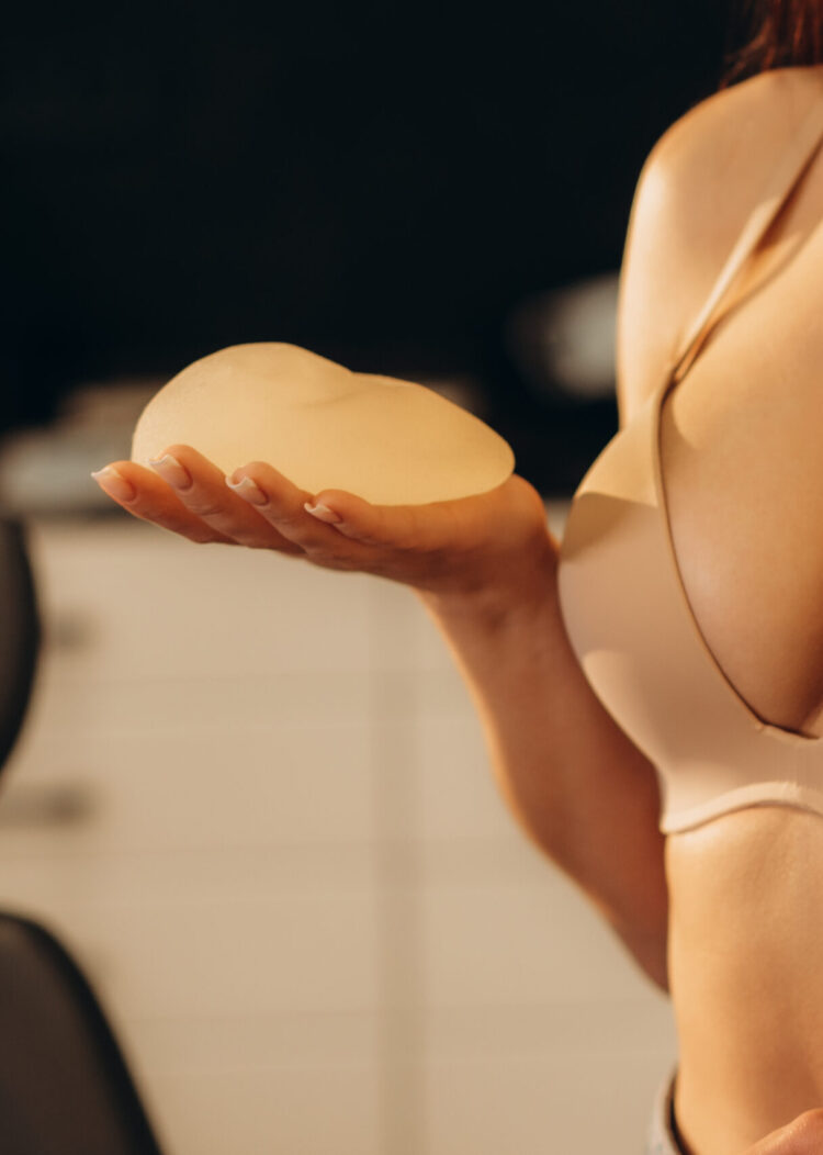 Estetica e Sorriso - Mastopessi con Protesi